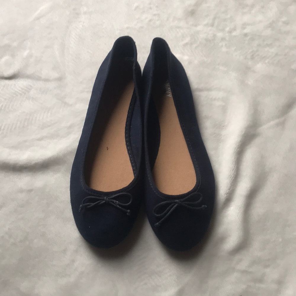 navy blue flats